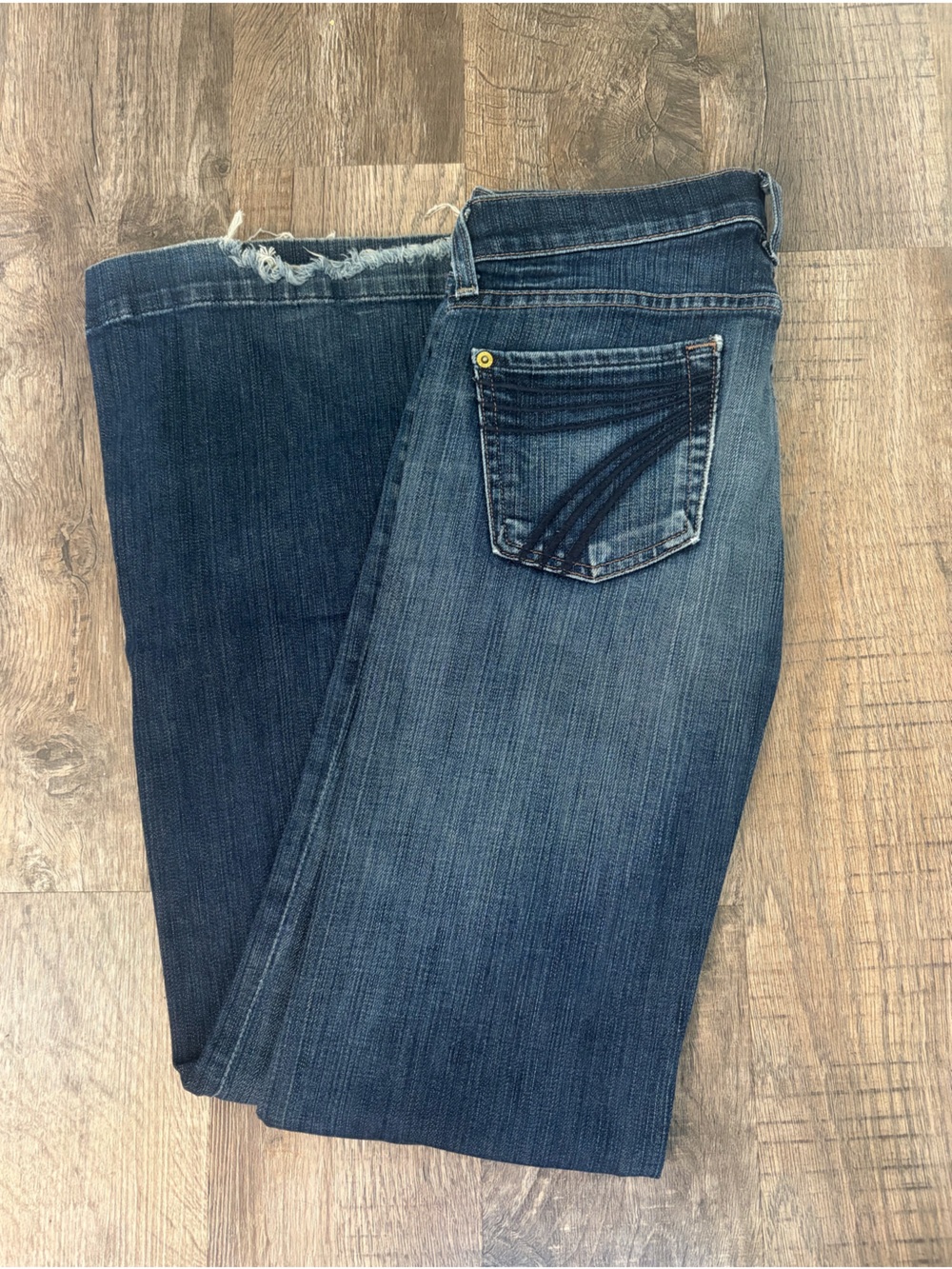 7 For All Mankind Women's Dark Blue Flare Jeans Dojo 26 - Picture 2 of 7